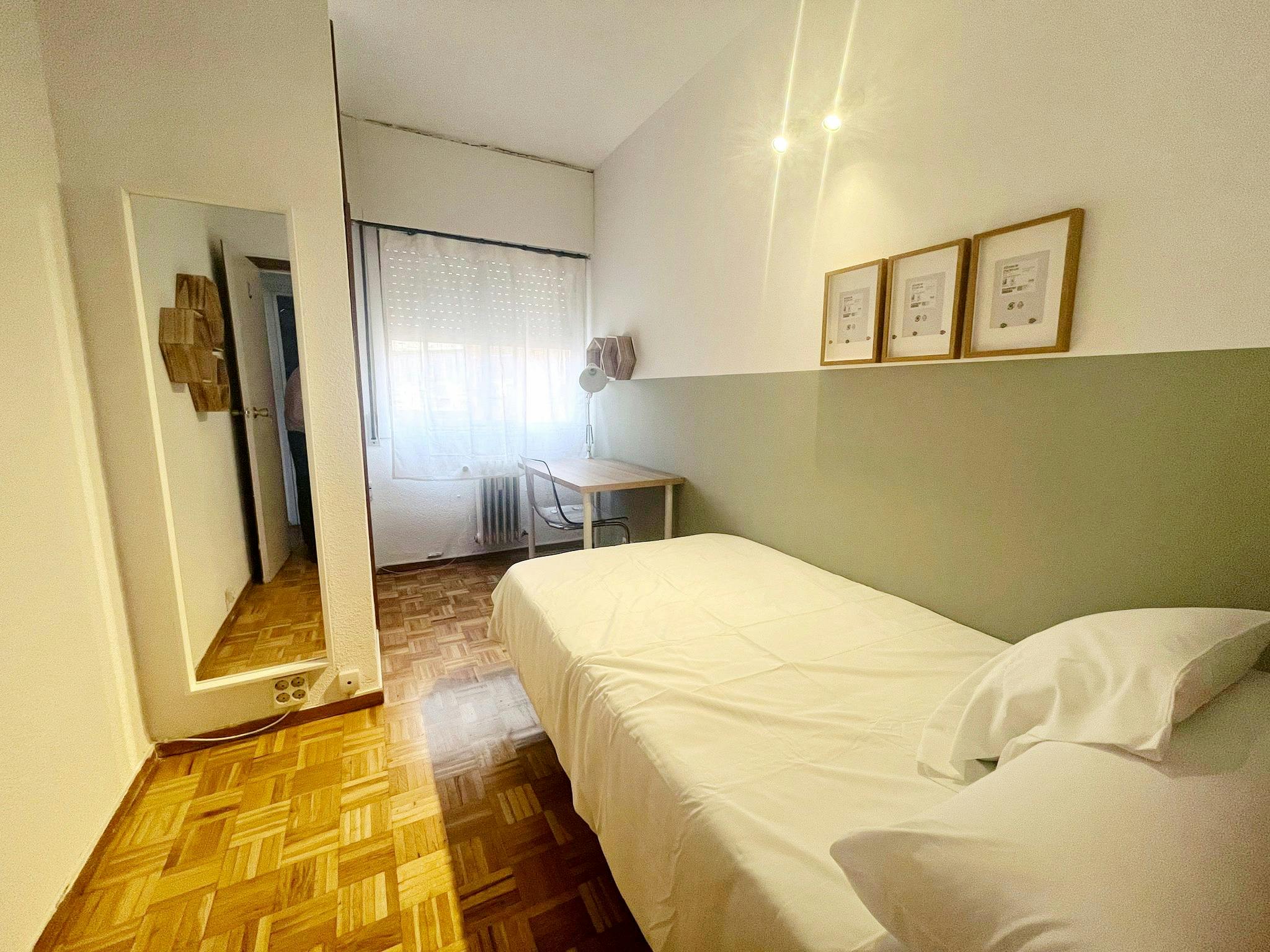 Single room Madrid, 1 bed, 10m² — photo 3