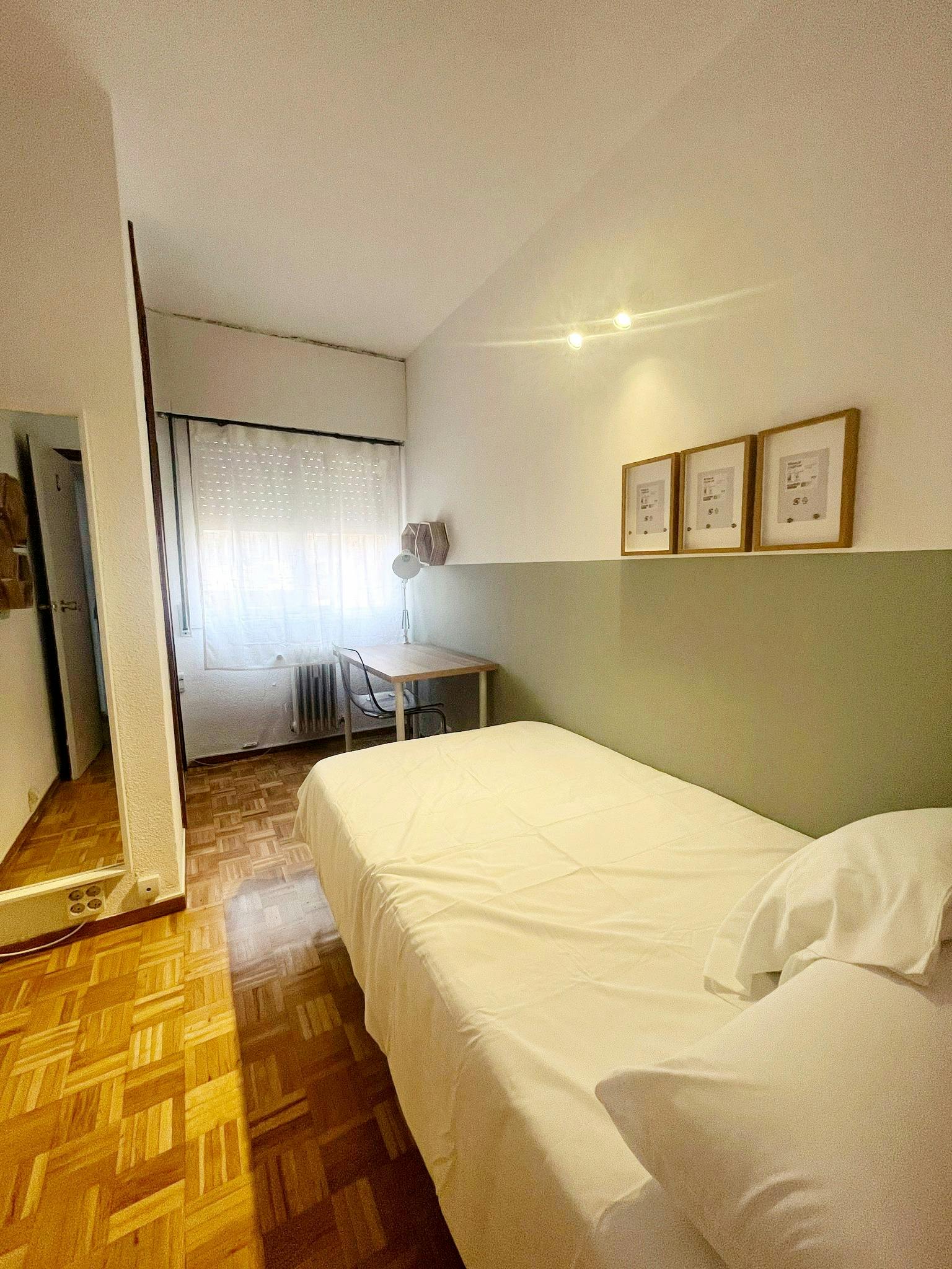 Single room Madrid, 1 bed, 10m² — photo 2