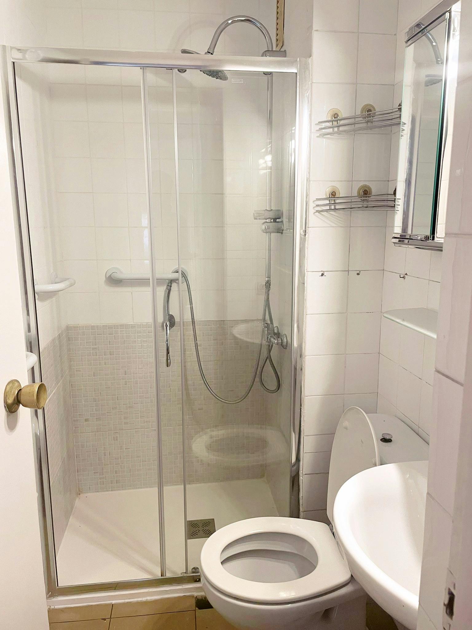 Single room Madrid, 1 bed, 10m² — photo 2
