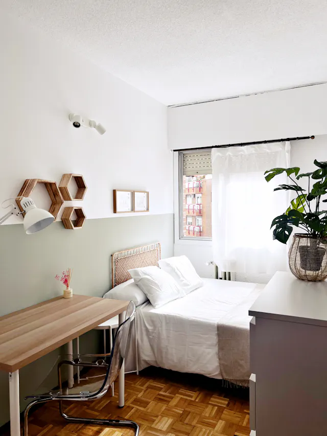 Private room in Calle del Conde de la Cimera, Madrid (1651776) room image 2