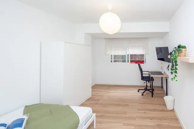 Private room in Carrer de Linares, Valencia (1651839) room image 2
