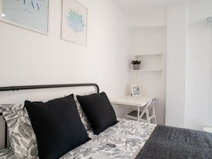 Single room Valencia, 1 bed, 13m² — photo 17