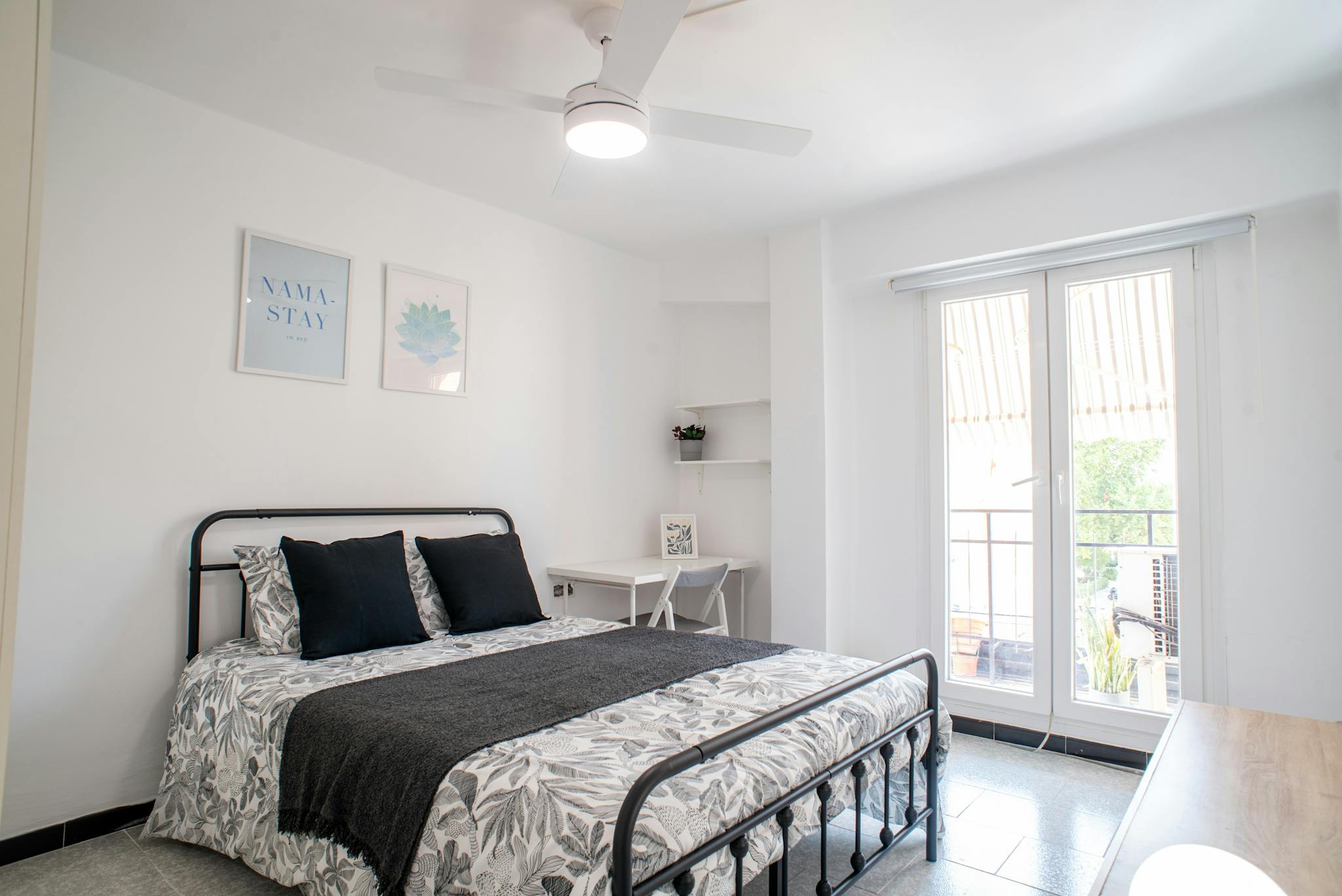 Carrer Benidoleig, Valencia preview