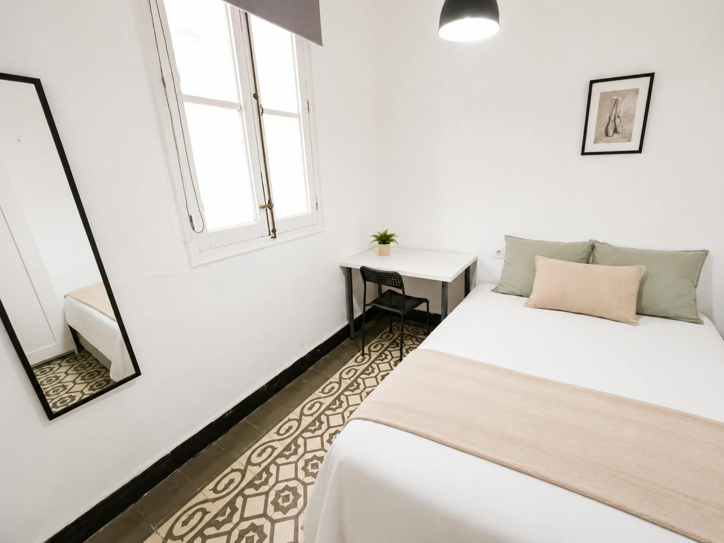 Single room Sevilla, 1 bed, 9m² — photo 4