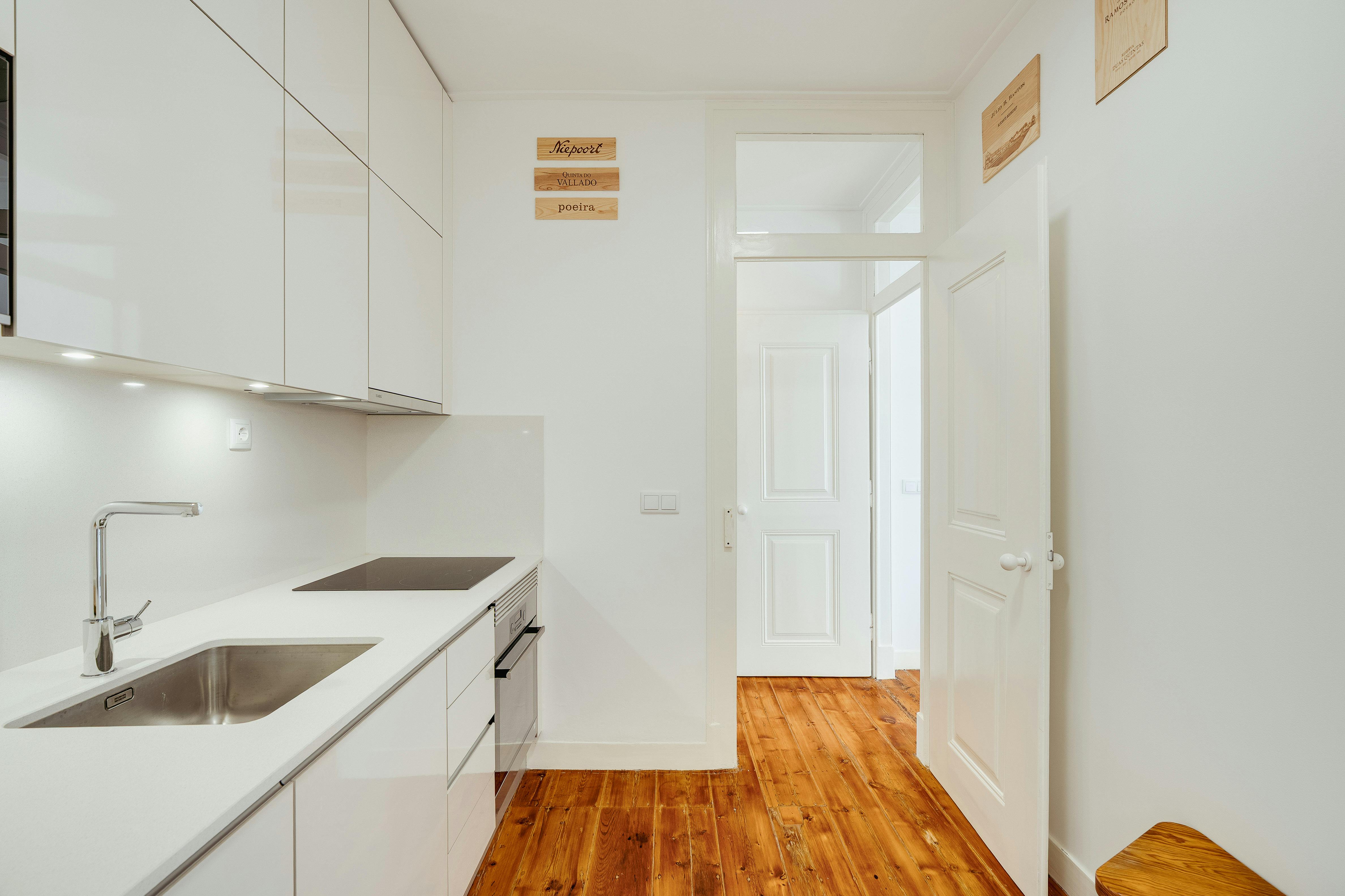 Apartment Lisbon, 1 bed — photo 2