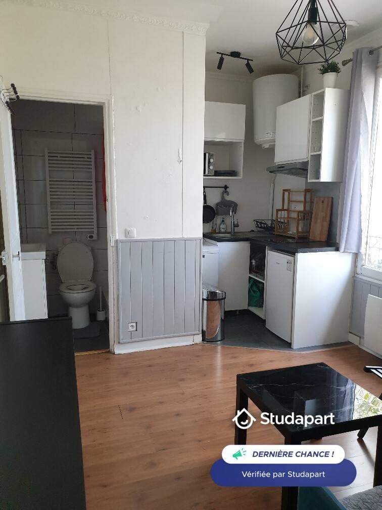 Apartment for rent for €830 per month in Antony, Avenue de la Division Leclerc