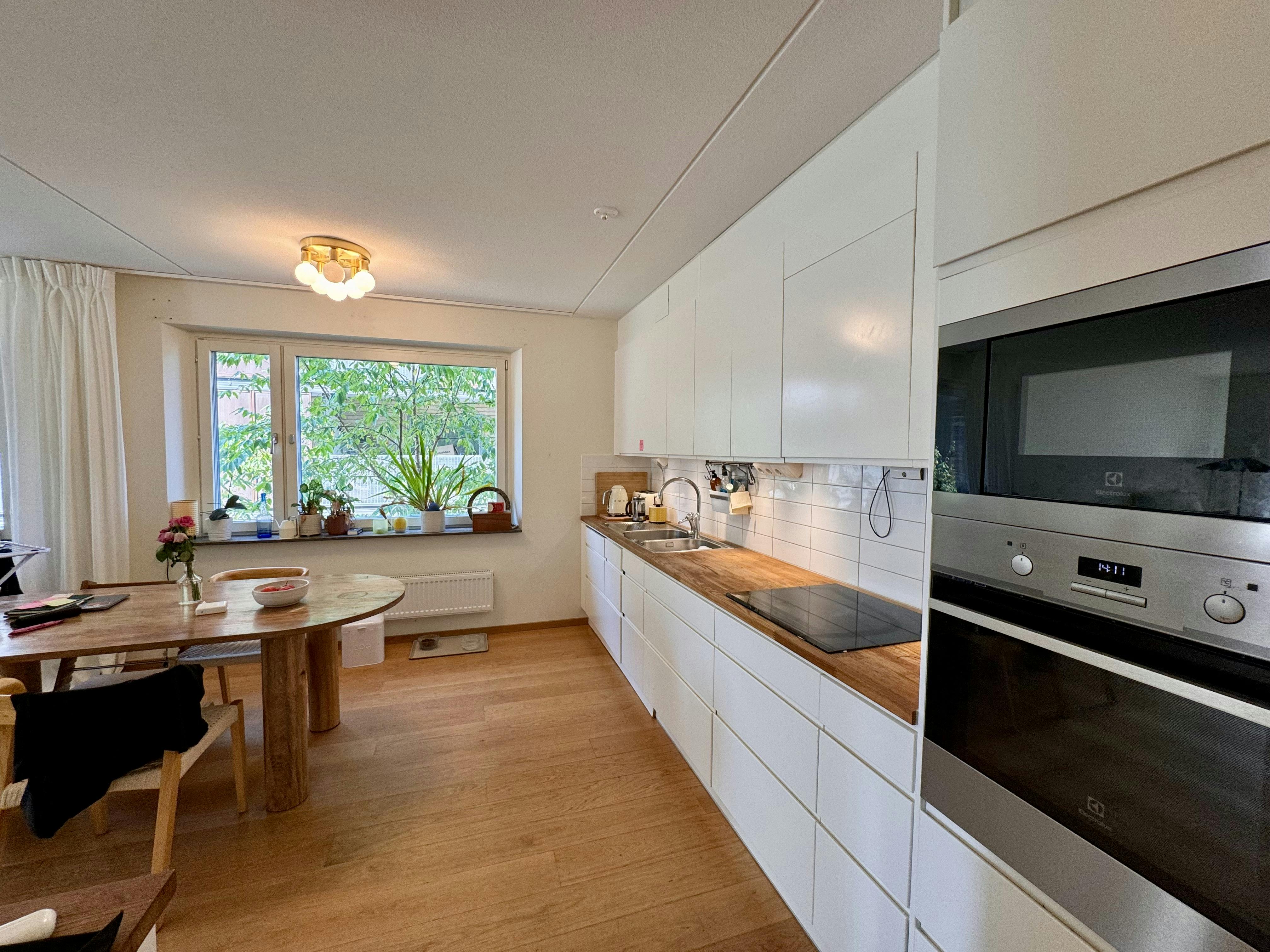 公寓 正在以 SEK 21,765 的月租出租，其位于 Stockholm, Husarvikstorget