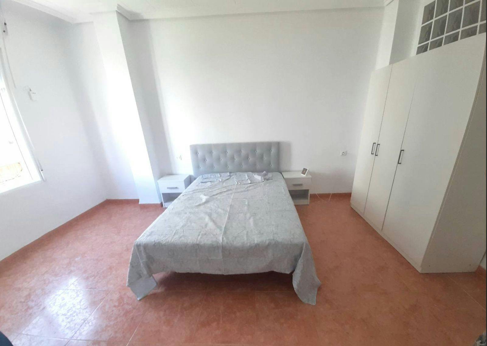Apartment Alfafar, 1 bed, 13m² — photo 2