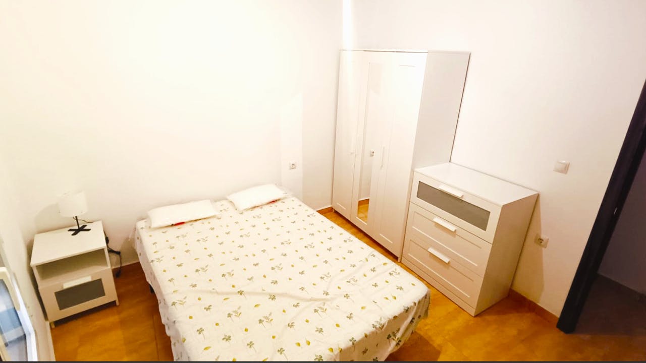 Apartment Alfafar, 1 bed, 13m² — photo 4