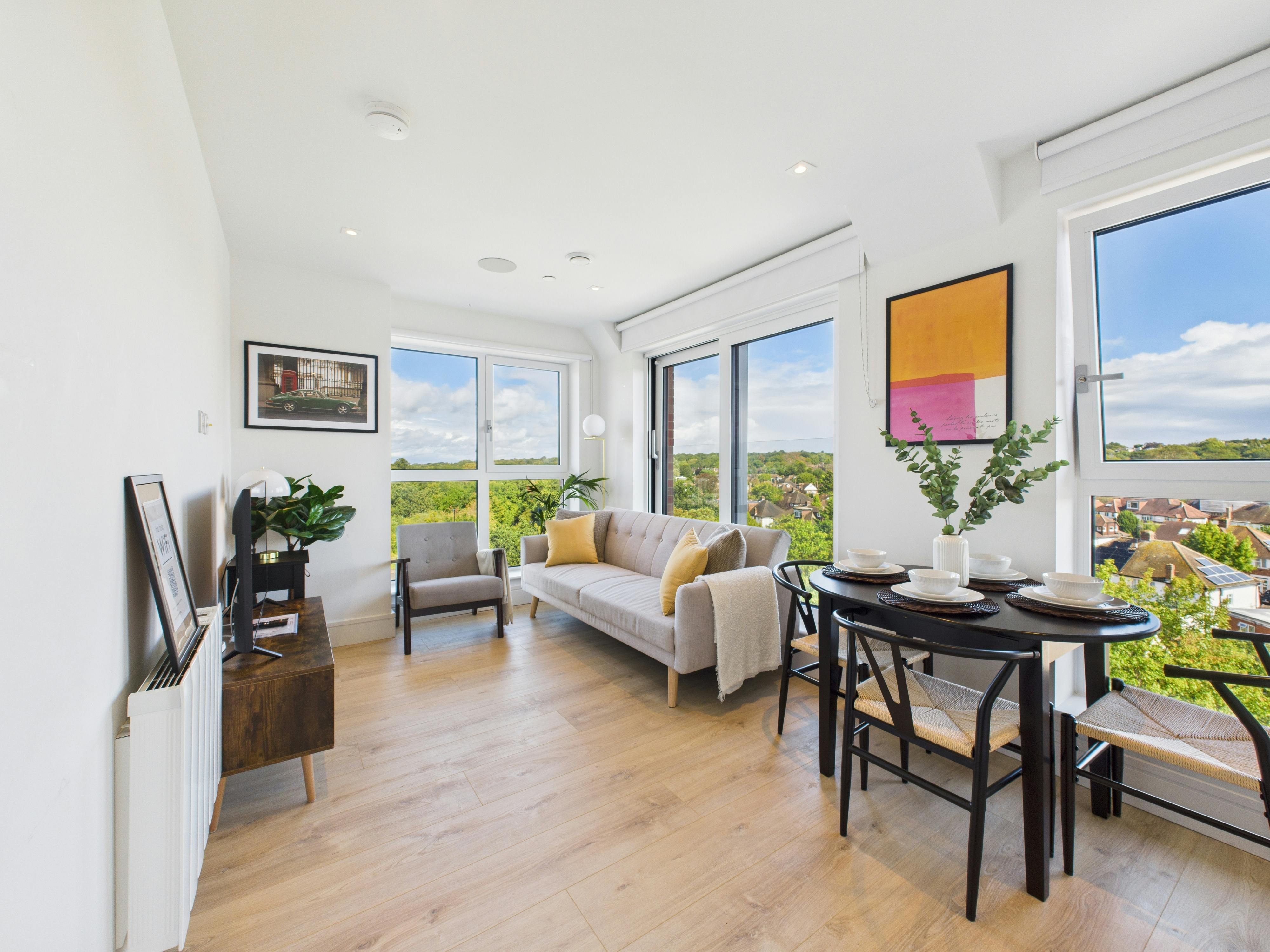 Apartment for rent for £4,850 per month in London, Beverley Way