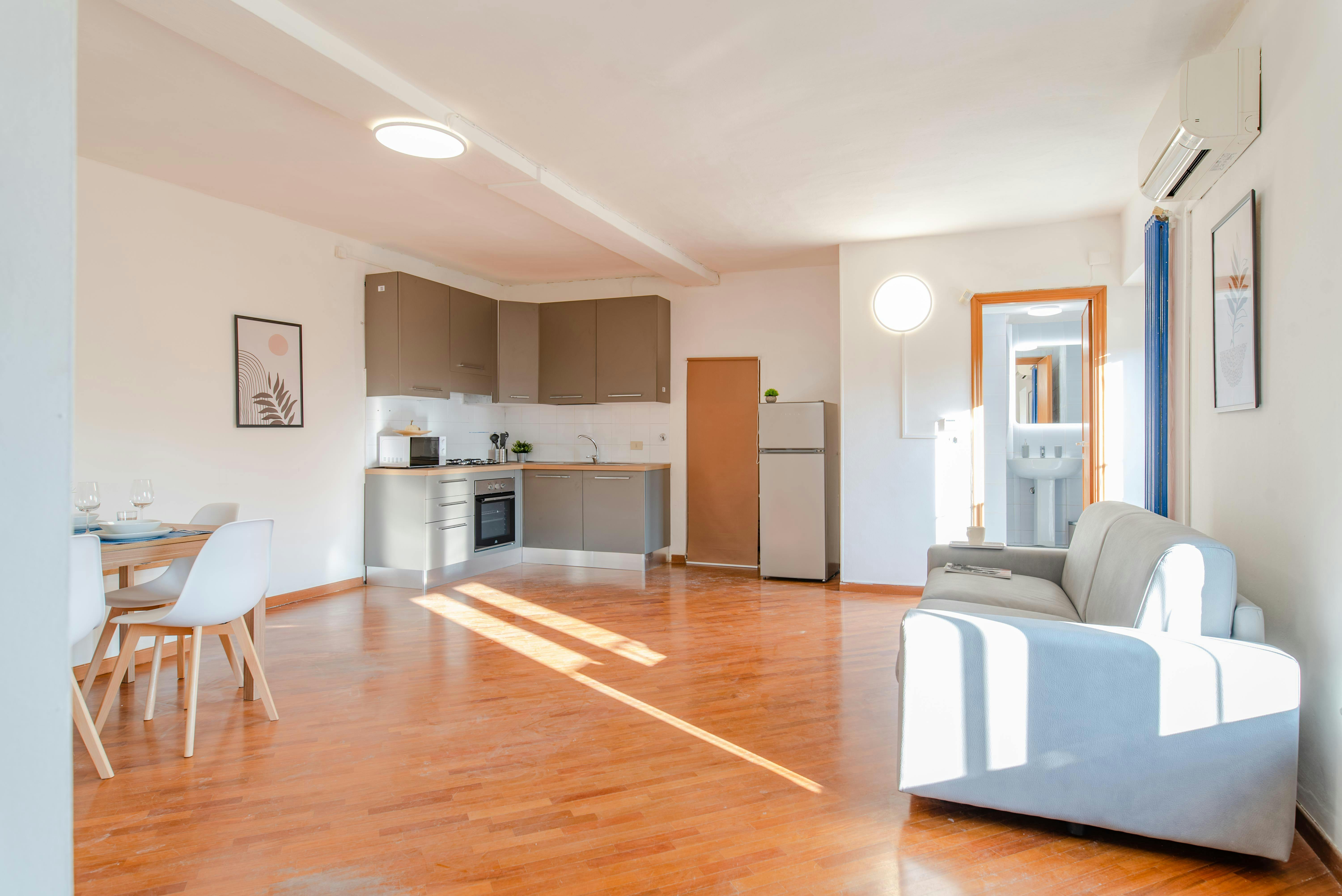 Appartamento in affitto a 1100 € al mese a Turin, Via Giuseppe Garibaldi