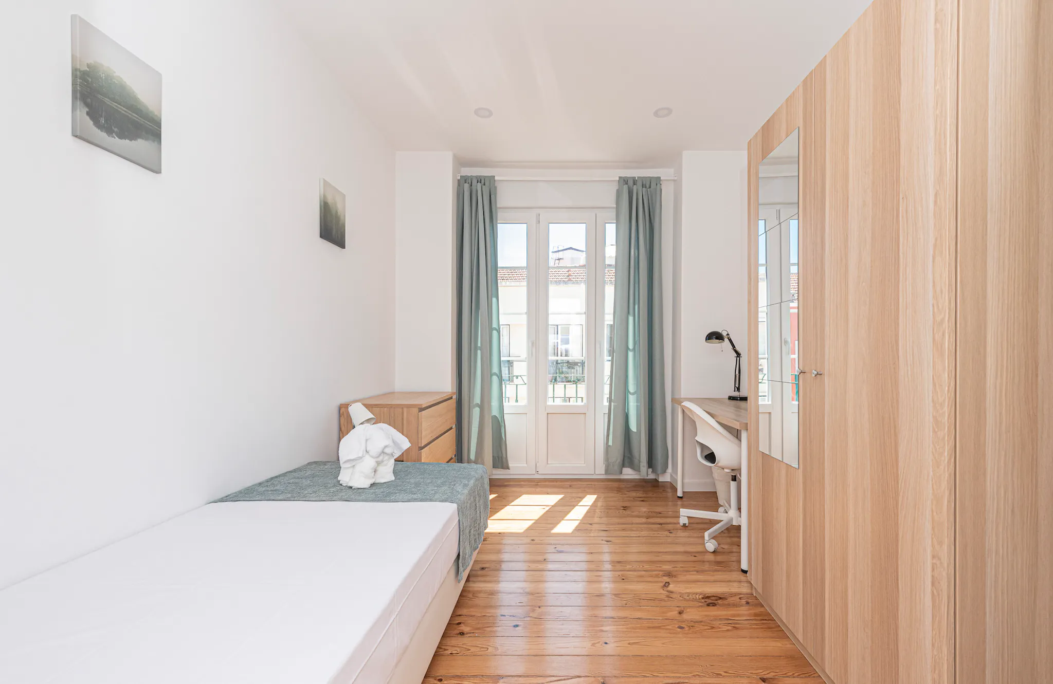 Rua Filinto Elísio, Lisbon preview