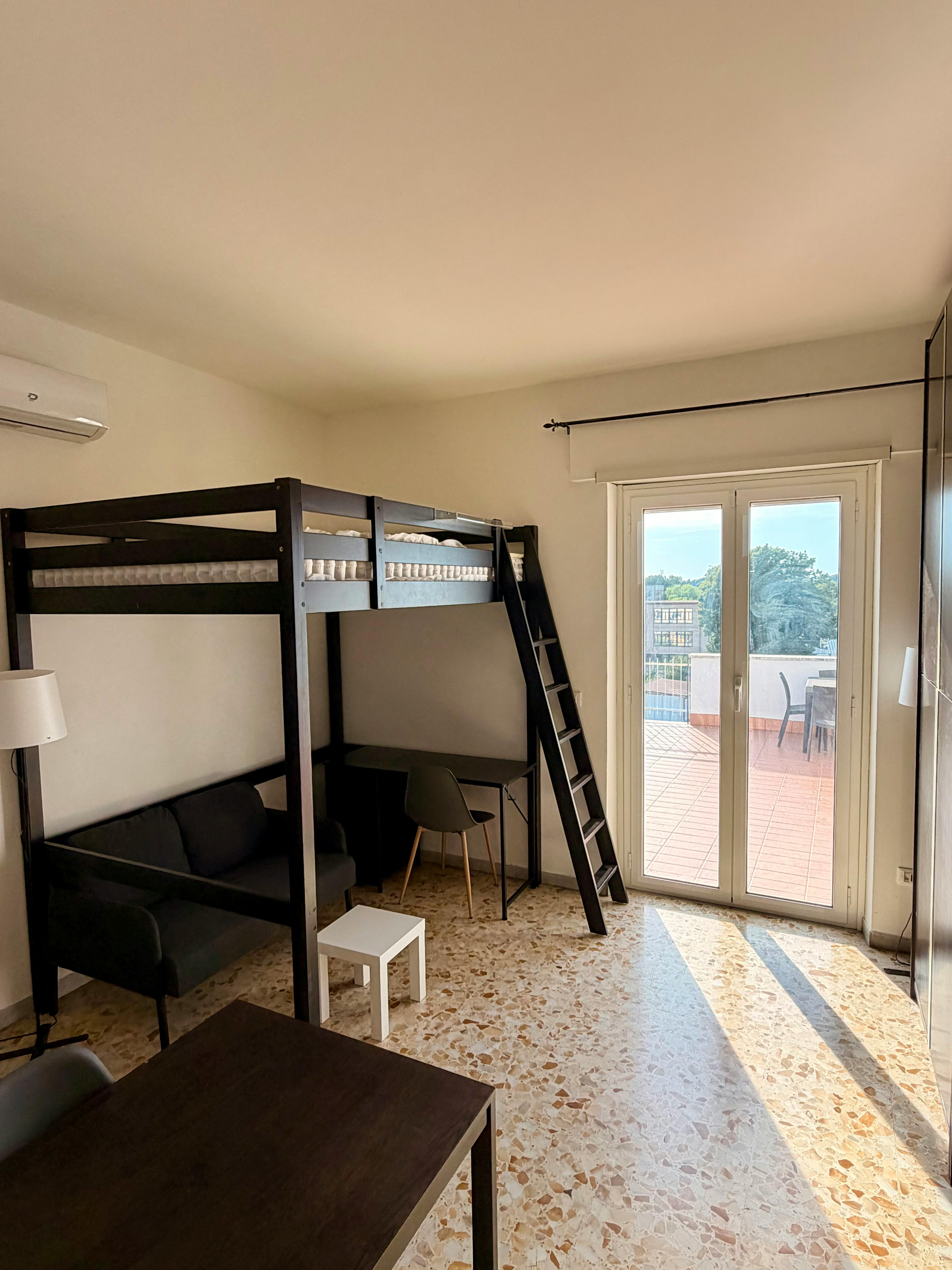 Monolocale in affitto a 1000 € al mese a Rome, Via Andrea Verga