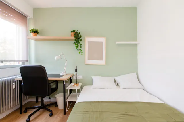 Private room in Calle Nardo, Alcalá de Henares (1652570) room image 9