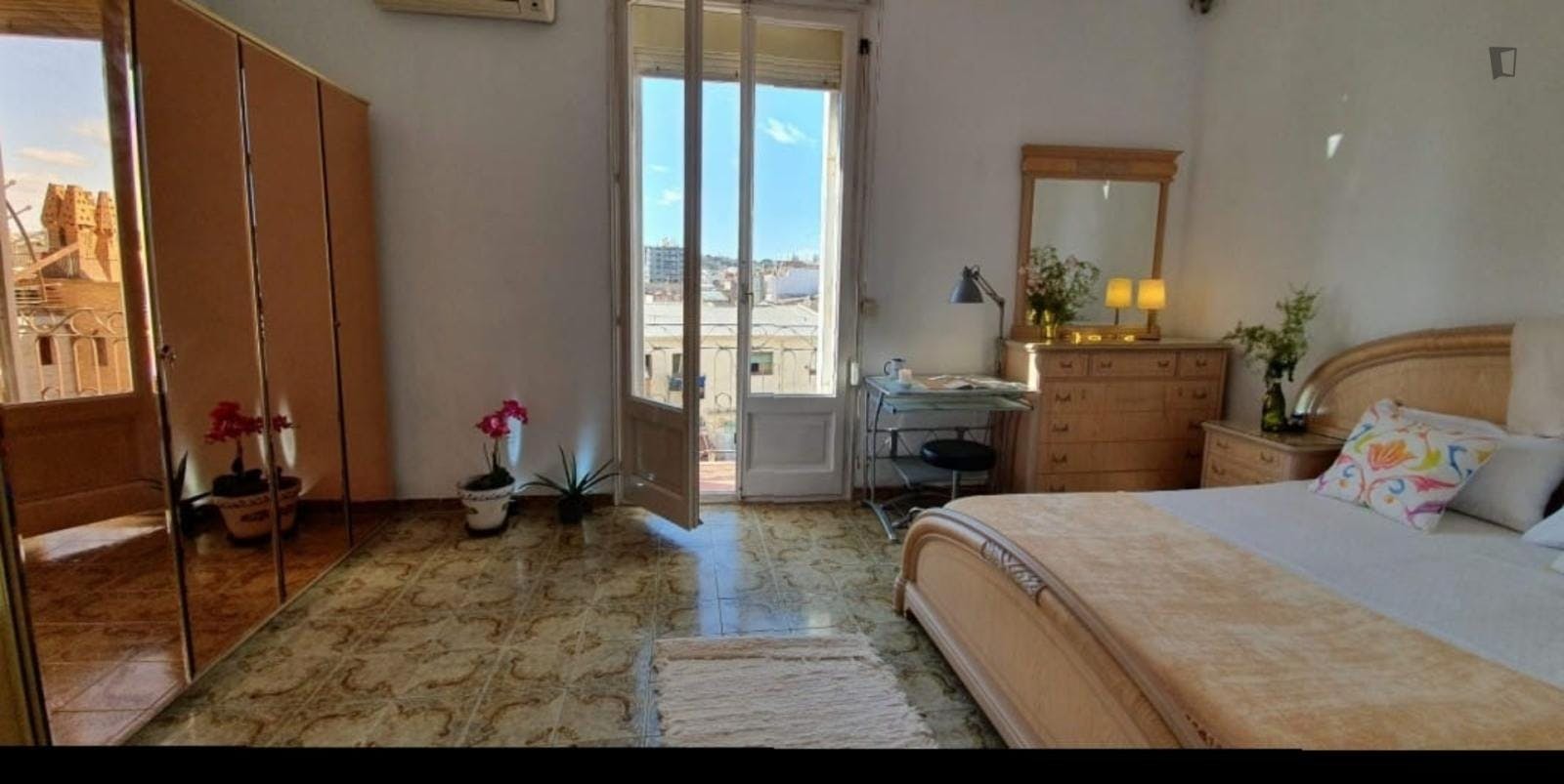 Private room for rent for €663 per month in Barcelona, La Rambla