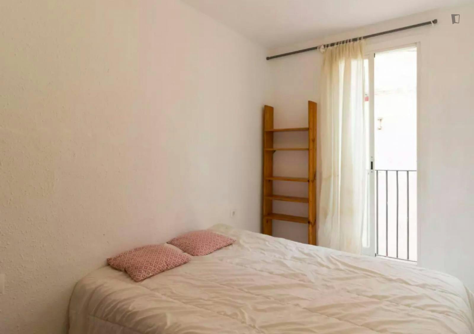 Apartment for rent for €950 per month in Figueres, Carrer Requesens