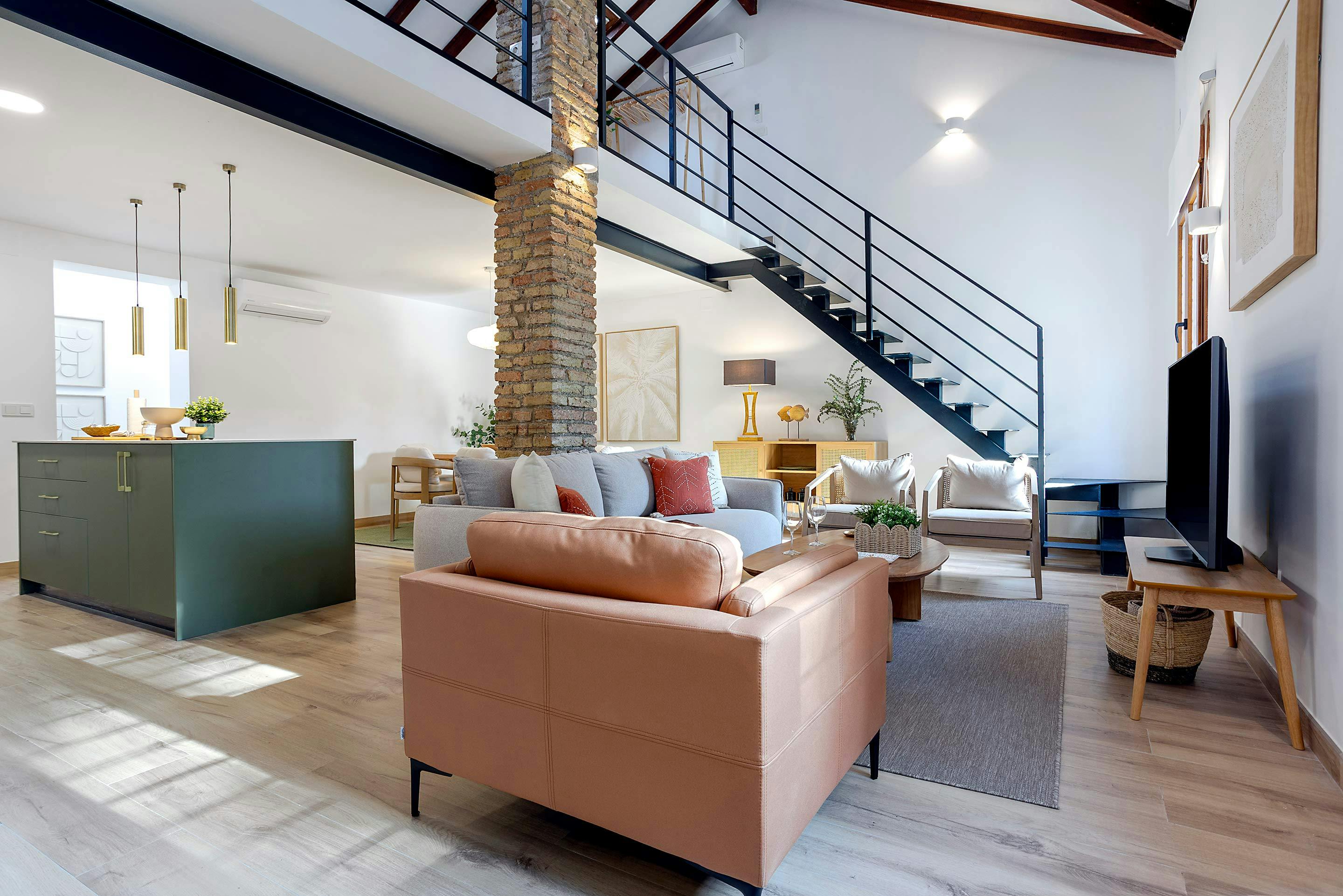 Apartment for rent for €6,119 per month in Málaga, Calle Antonio Trueba