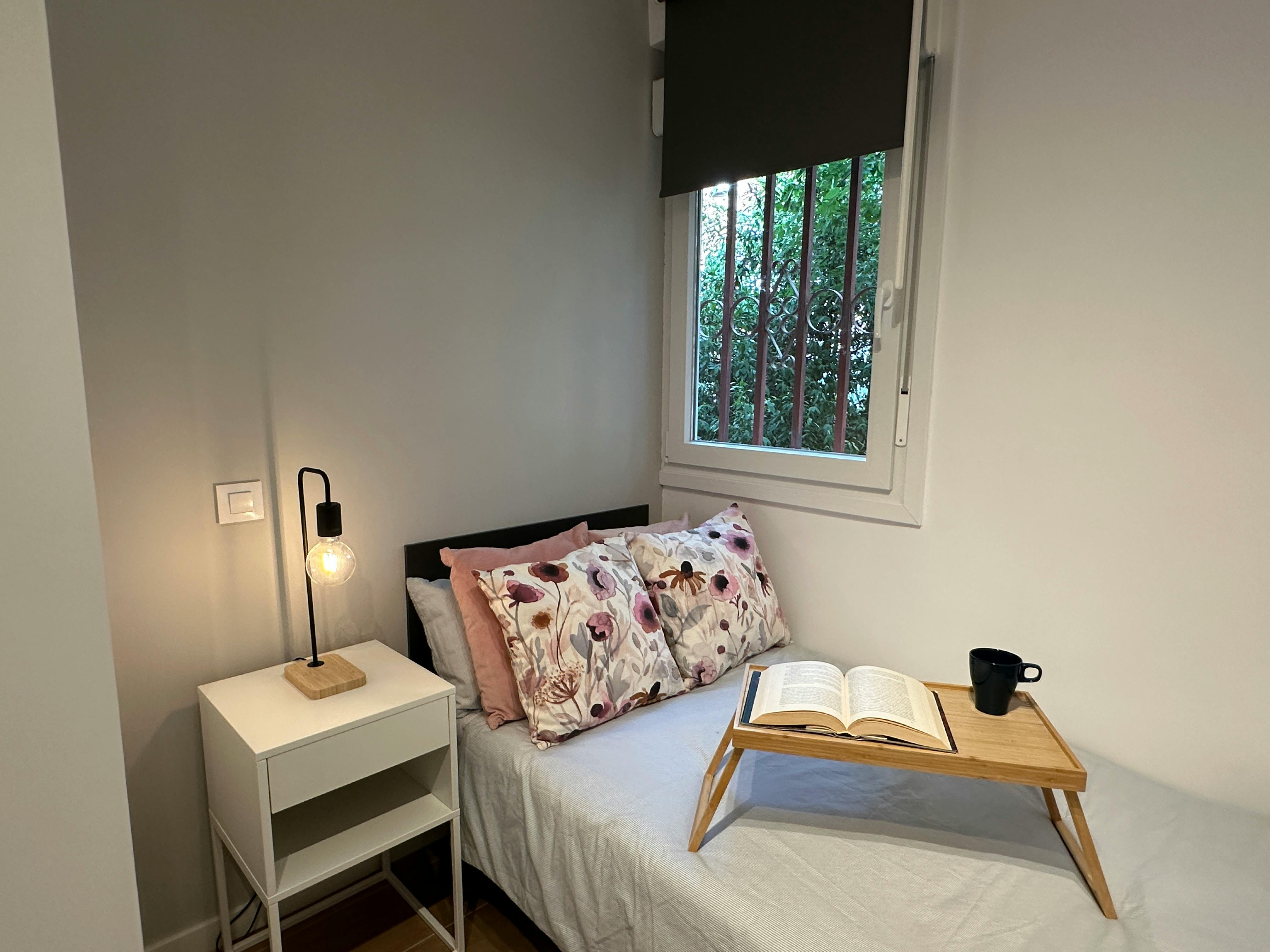 Single room Madrid, 1 bed — photo 9