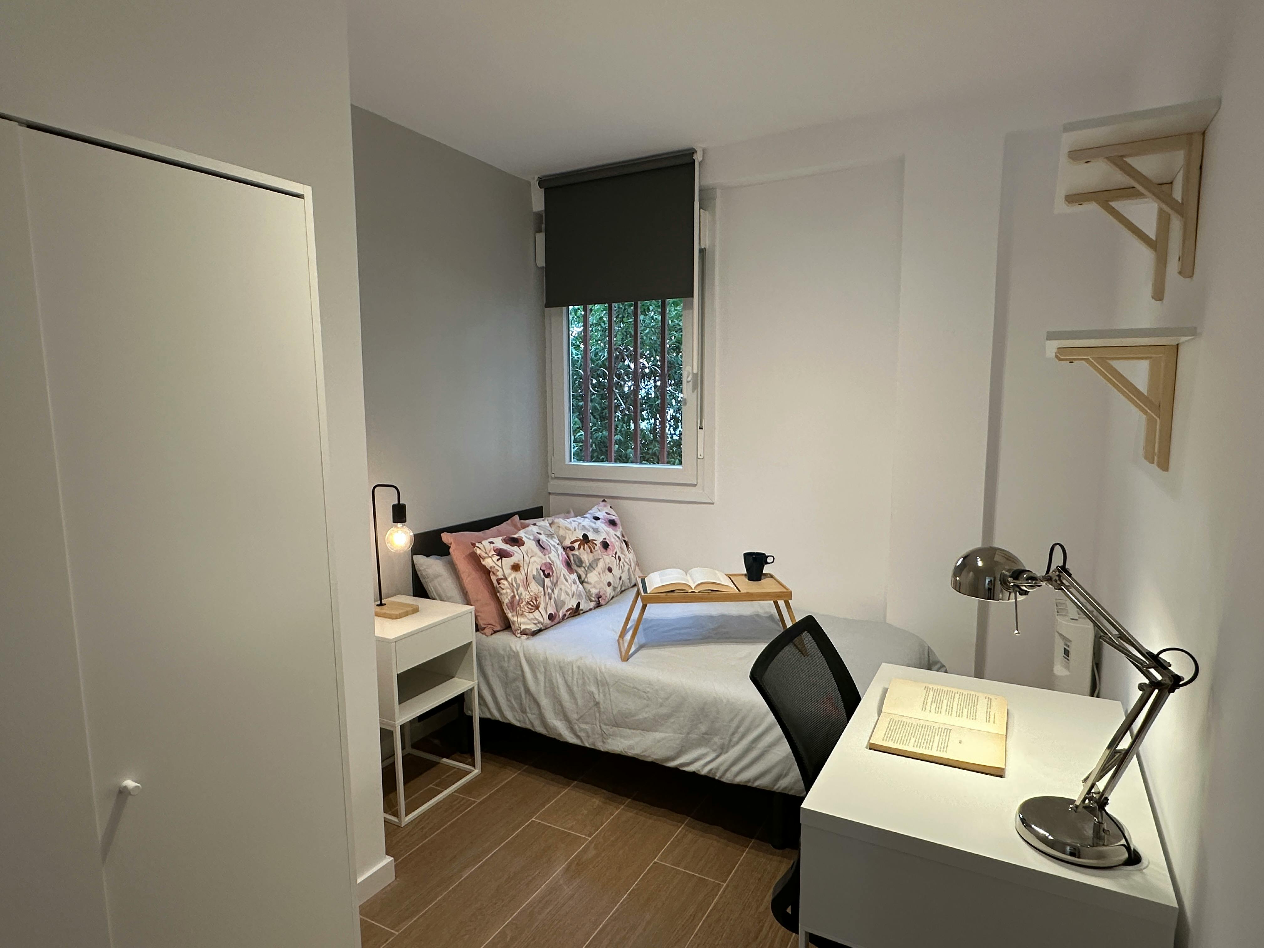 Single room Madrid, 1 bed — photo 10