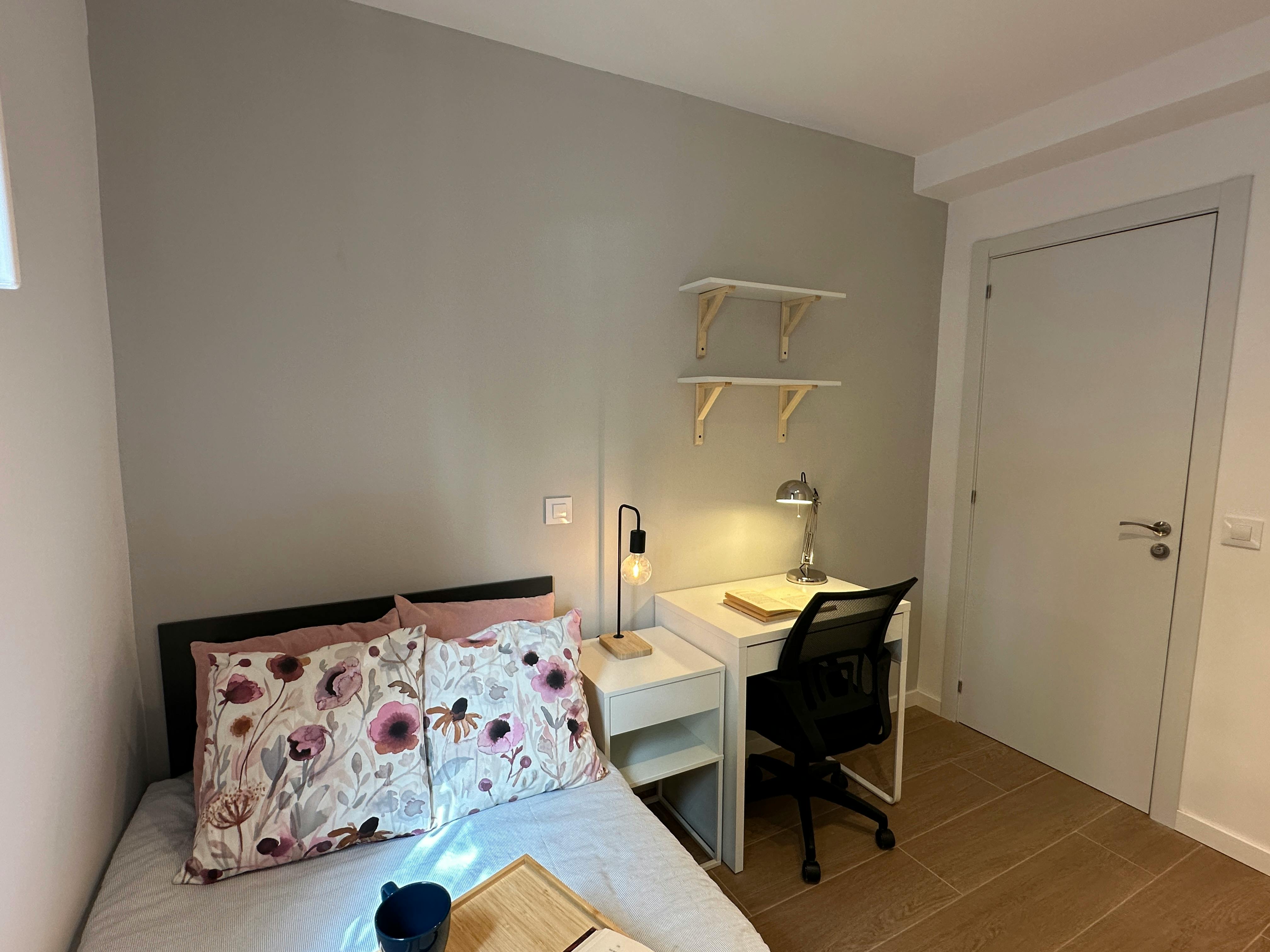 Single room Madrid, 1 bed — photo 5