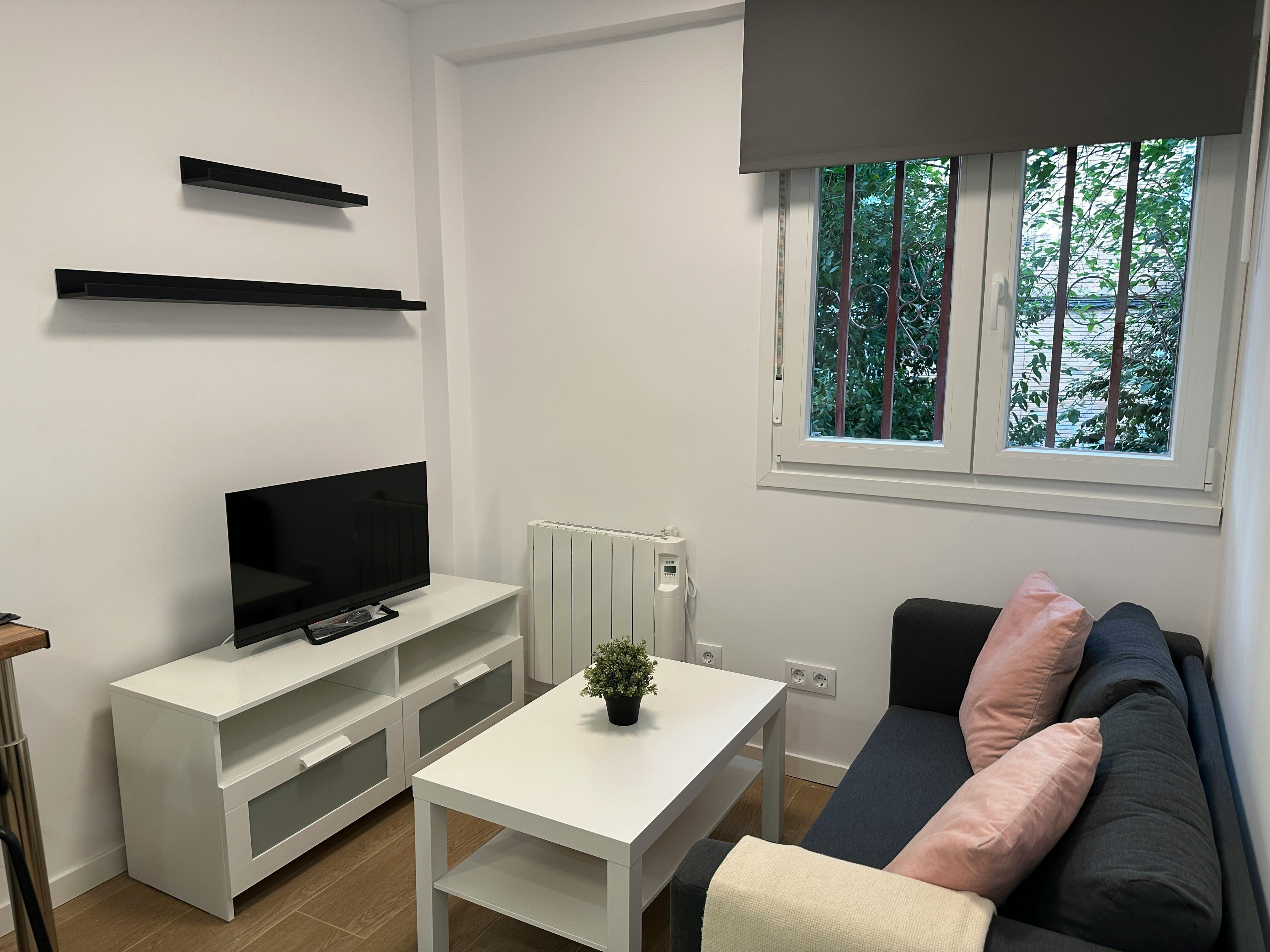 Single room Madrid, 1 bed — photo 1