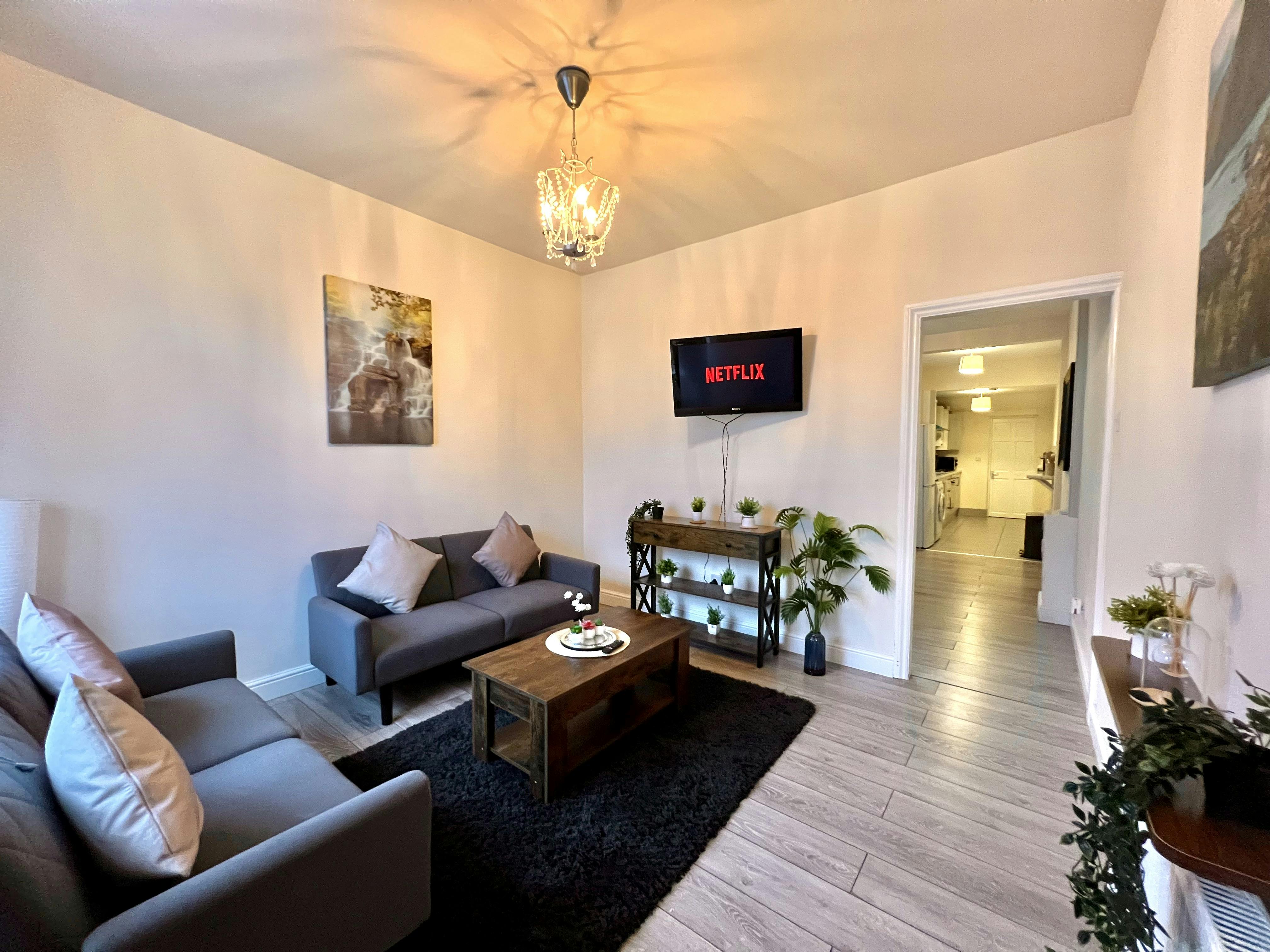 Дом сдается в аренду за 2 200 £ в месяц в Coventry, Kingsland Avenue