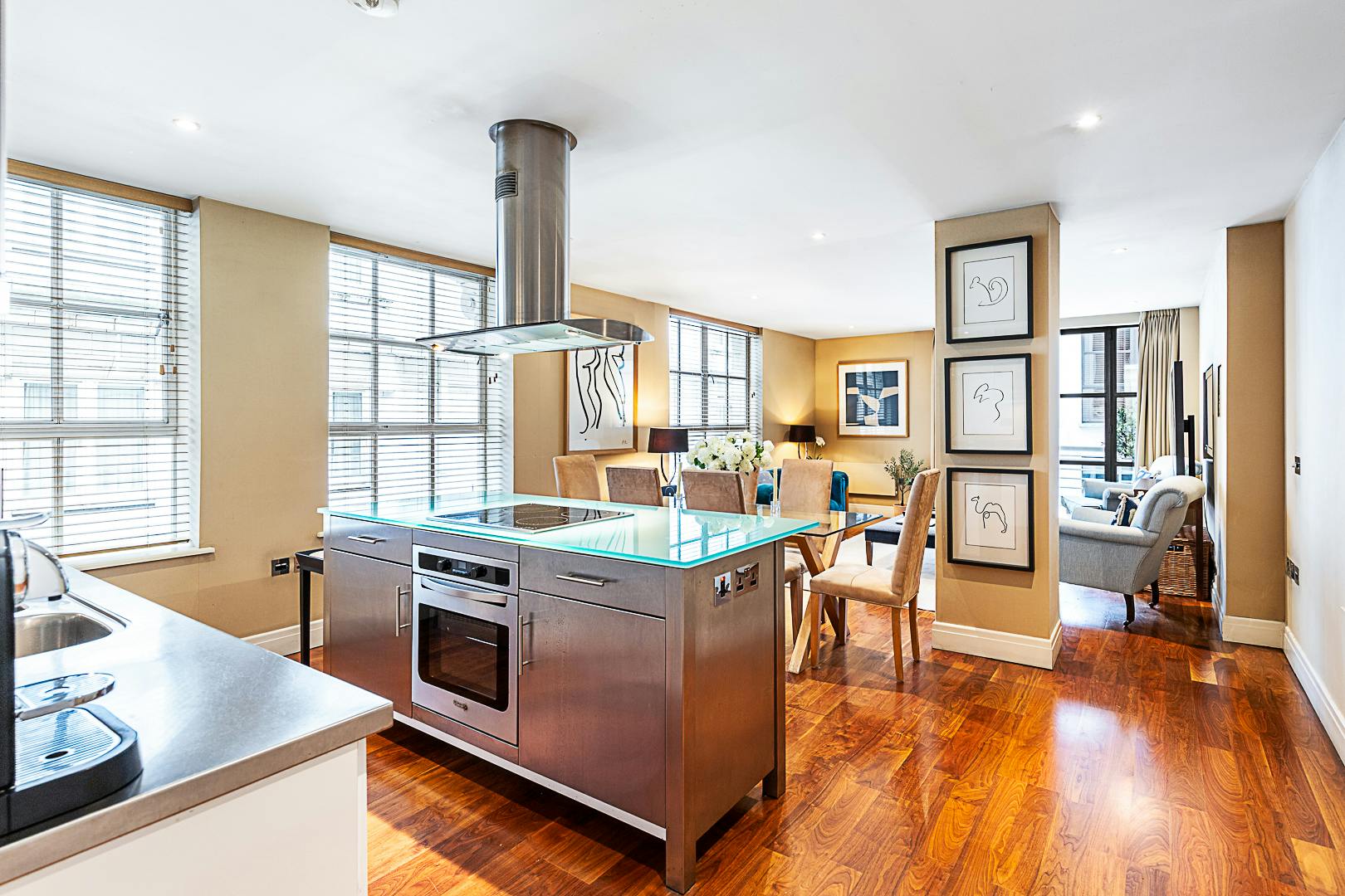 Apartment London, 2 beds — photo 9