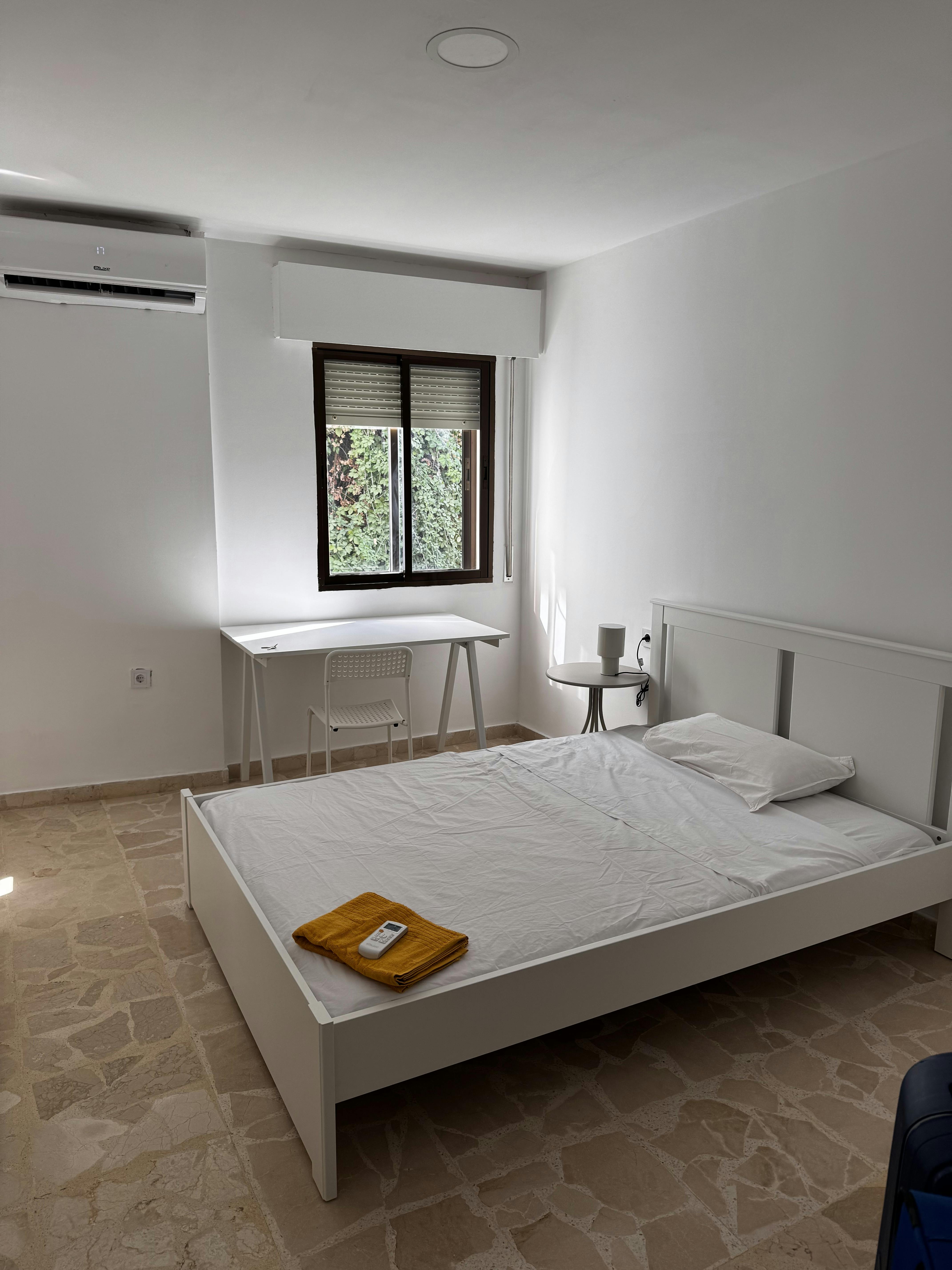 Chambre privée à louer pour 310 €/mois à Jaén, Calle Juanito Valderrama