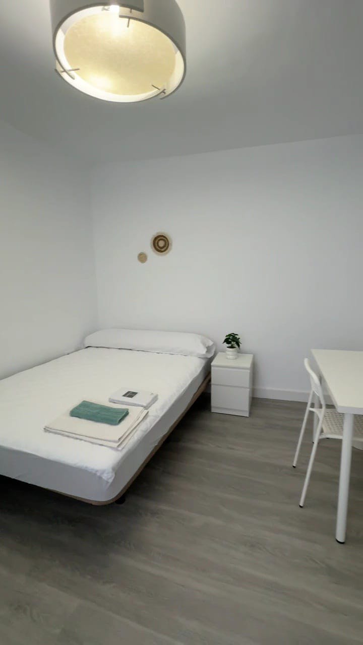 Single room Jaén, 1 bed, 25m² — photo 1