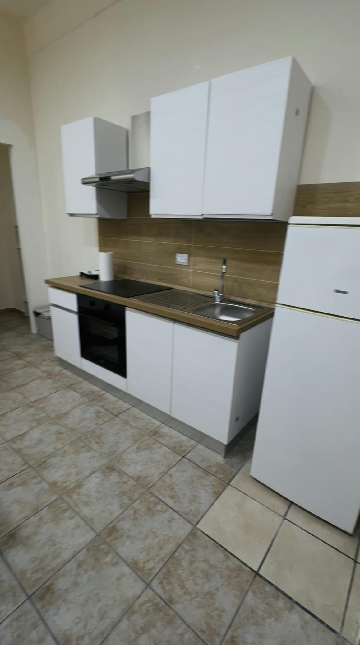 Apartment for rent for €1,000 per month in Turin, Via Genova