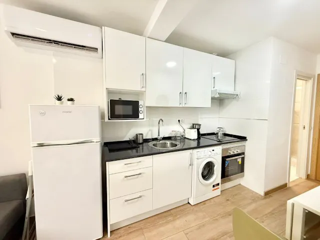 1-Bedroom Apartment in Pasaje de Pradillo, Madrid (1653327) room image 2