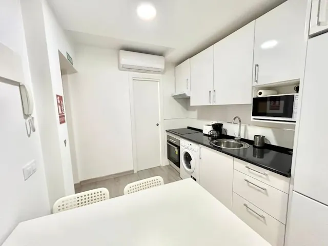 1-Bedroom Apartment in Pasaje de Pradillo, Madrid (1653329) room image 2