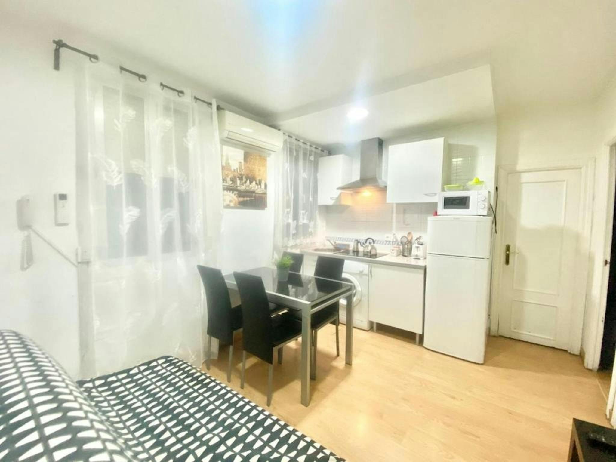 Calle de Jaime el Conquistador, Madrid preview