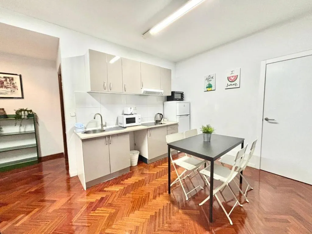1-Bedroom Apartment in Calle de Juan de Mariana, Madrid (1653358) ROOM 4