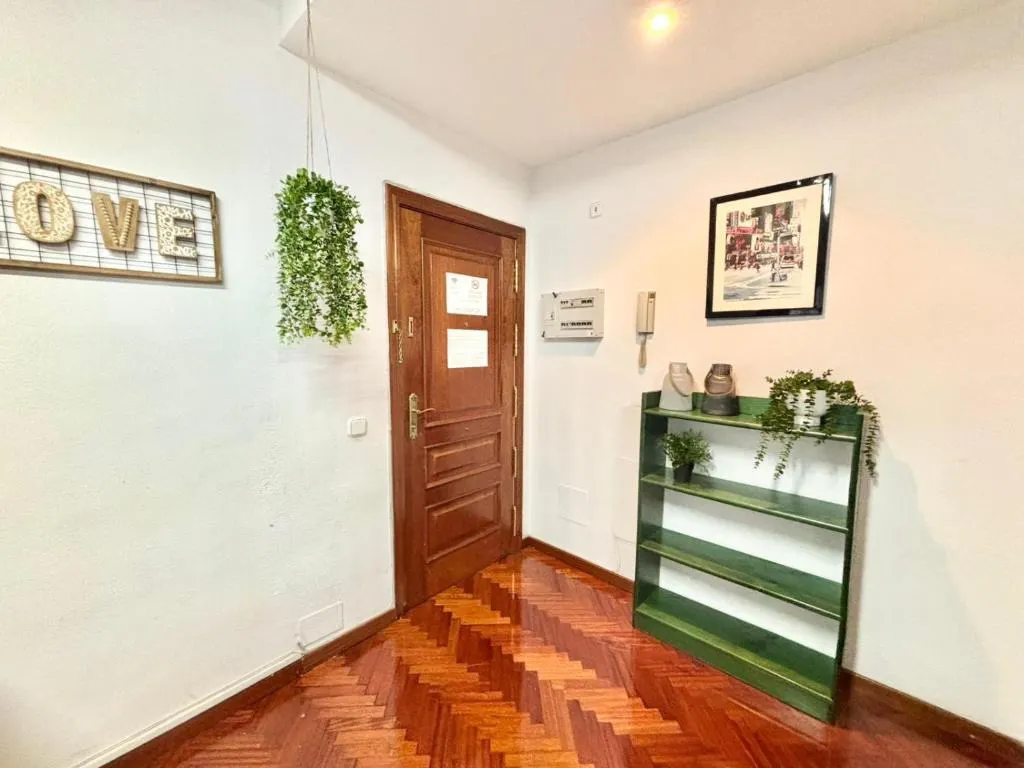 1-Bedroom Apartment in Calle de Juan de Mariana, Madrid (1653358) ROOM 2