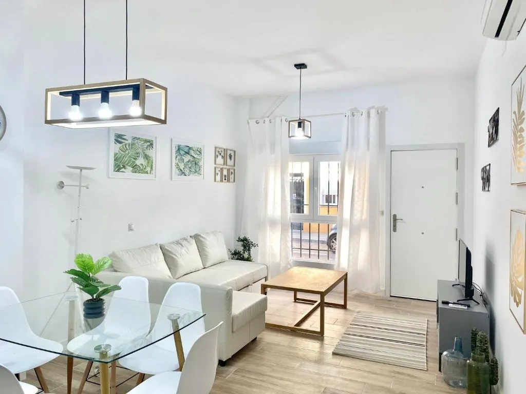 2-Bedroom Apartment in Calle Fernando Díaz de Mendoza, Madrid (1653371) ROOM 2