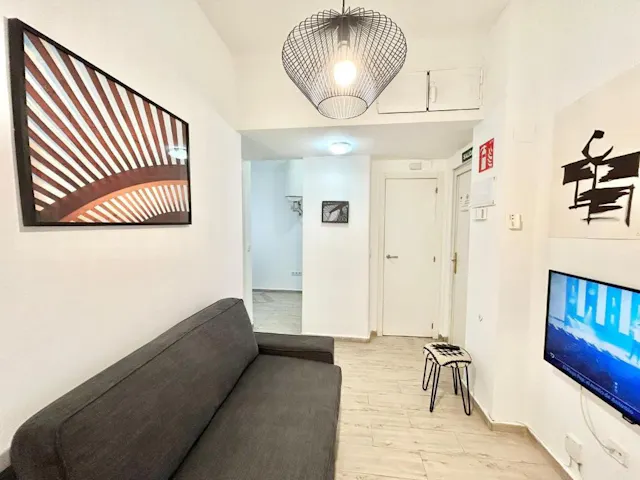1-Bedroom Apartment in Ronda de Segovia, Madrid (1653372) room image 1