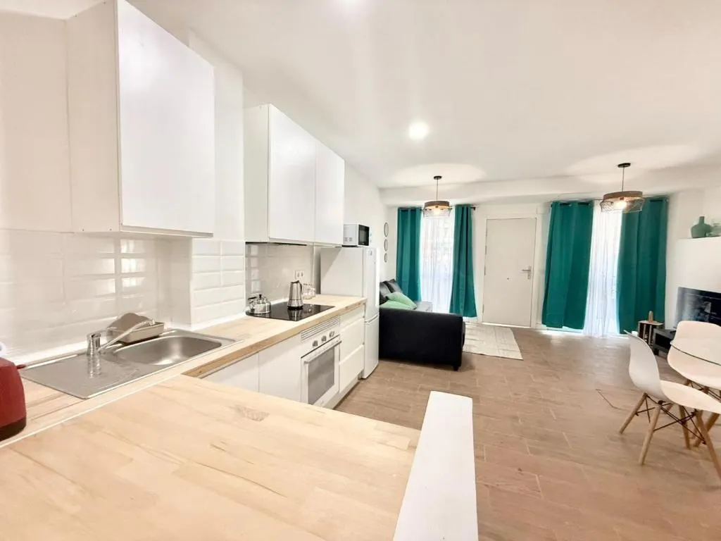 1-Bedroom Apartment in Calle Sierra de Contraviesa, Madrid (1653374) ROOM 1
