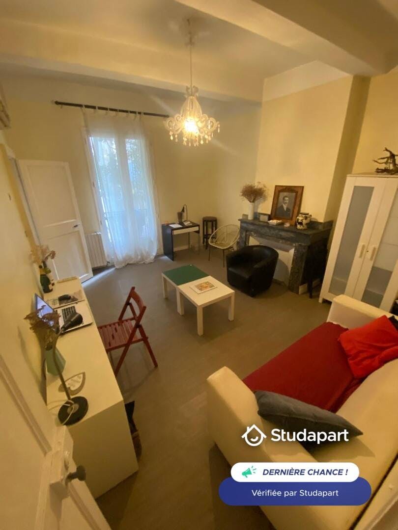 Casa para alugar por € 1.350 por mês em Montpellier, Place Notre Dame