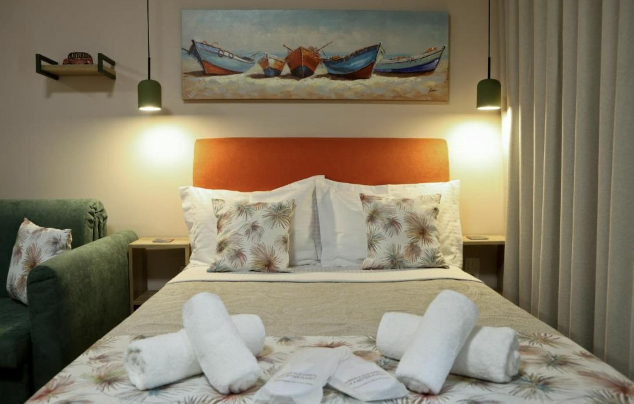 Studio for rent for €1,350 per month in Pireas, Kaningos