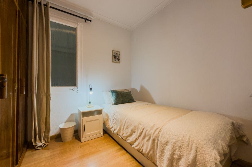 Single room Barcelona, 1 bed — photo 10