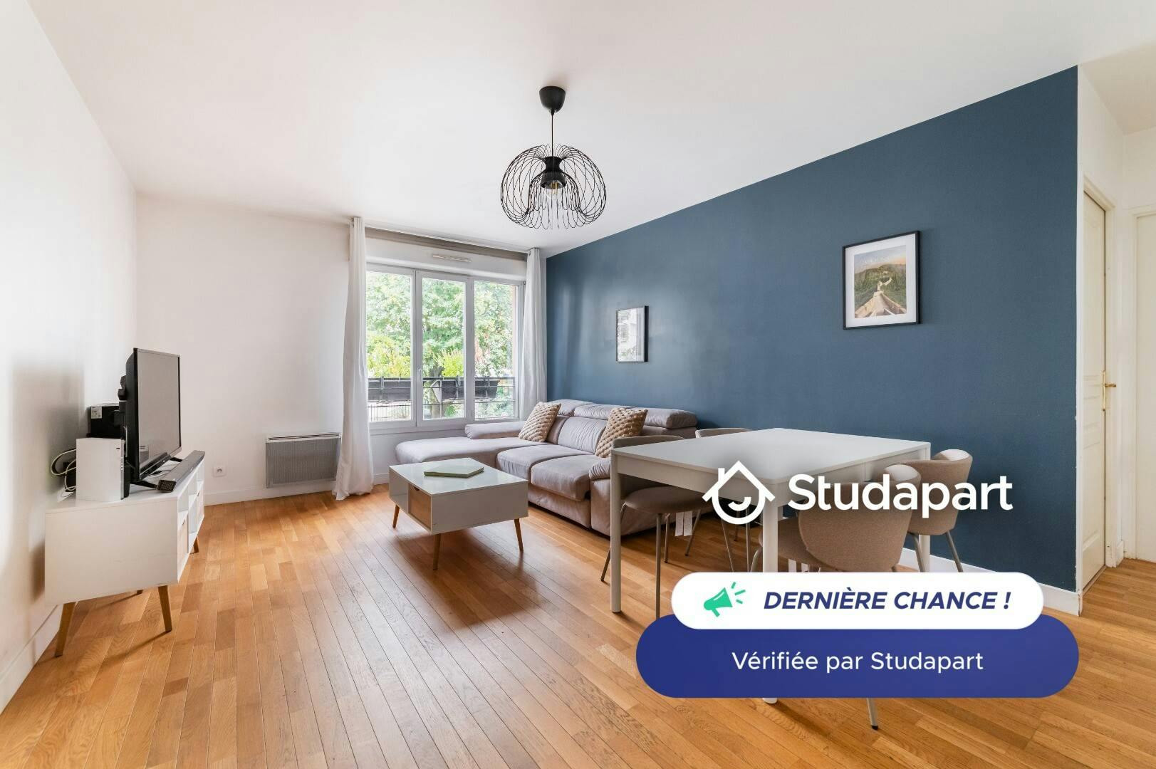 Apartment for rent for €2,350 per month in Châtillon, Avenue de Verdun