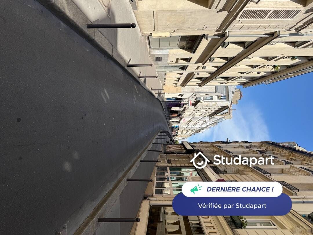 Apartment for rent for €835 per month in Paris, Rue Rodier