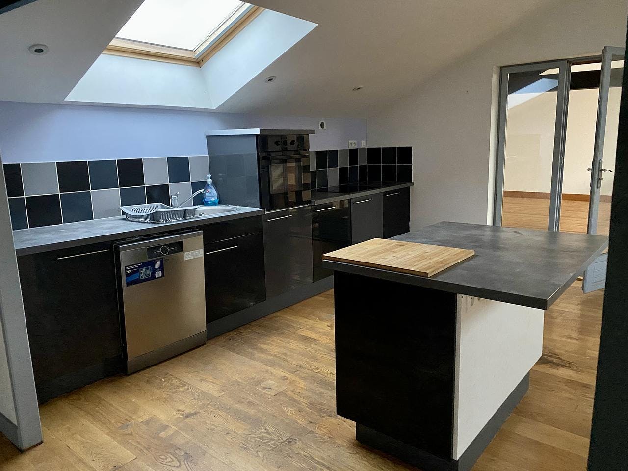 Mieszkanie do wynajęcia za 1000 € miesięcznie w mieście Angoulême, Rue de Beauregard