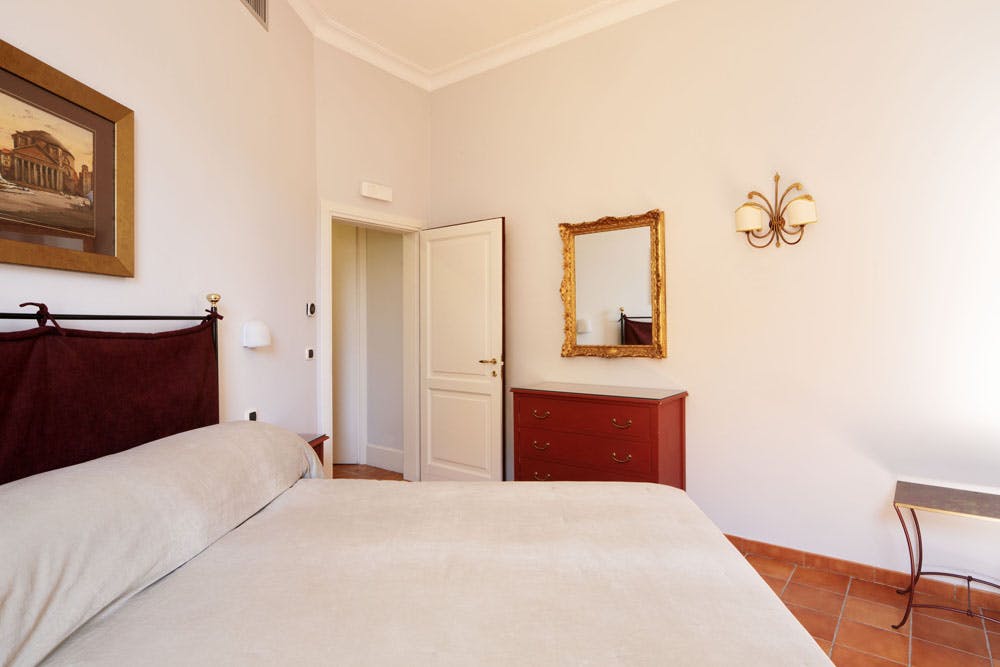 Appartamento in affitto a 2130 € al mese a Rome, Via Cavour