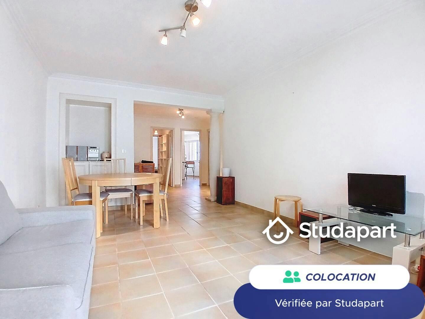 Private room for rent for €820 per month in Antibes, Boulevard du Président Wilson