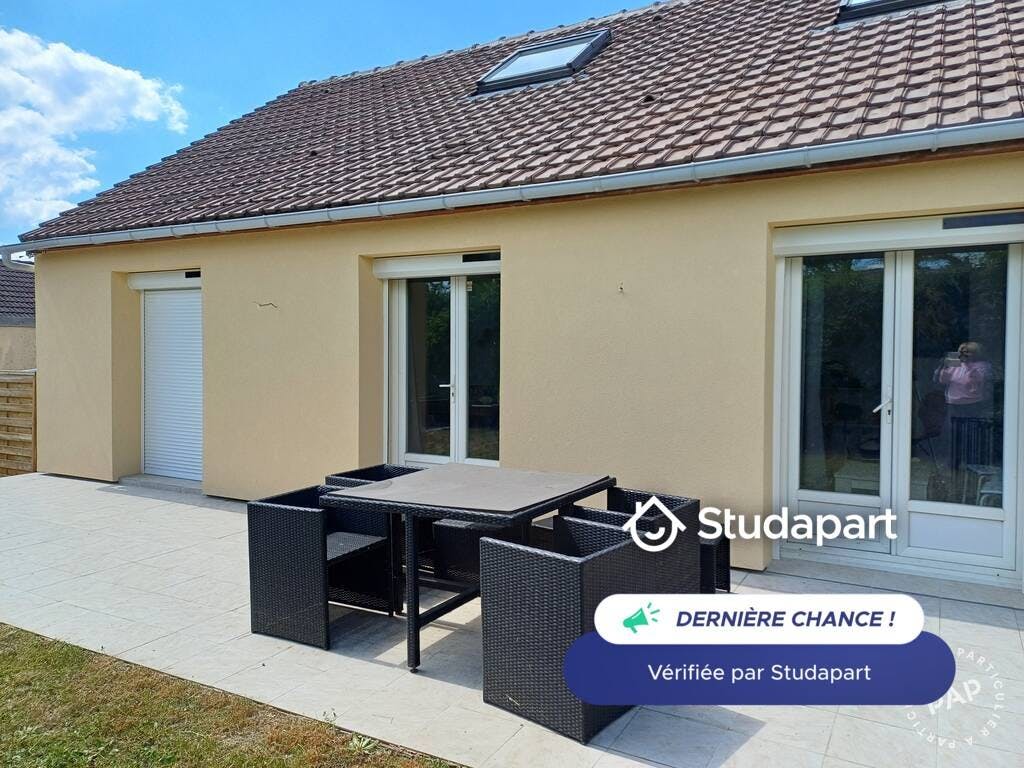 Apartament de închiriat pentru 1.200 EUR pe lună în Souppes-sur-Loing, Rue Saint-Martin