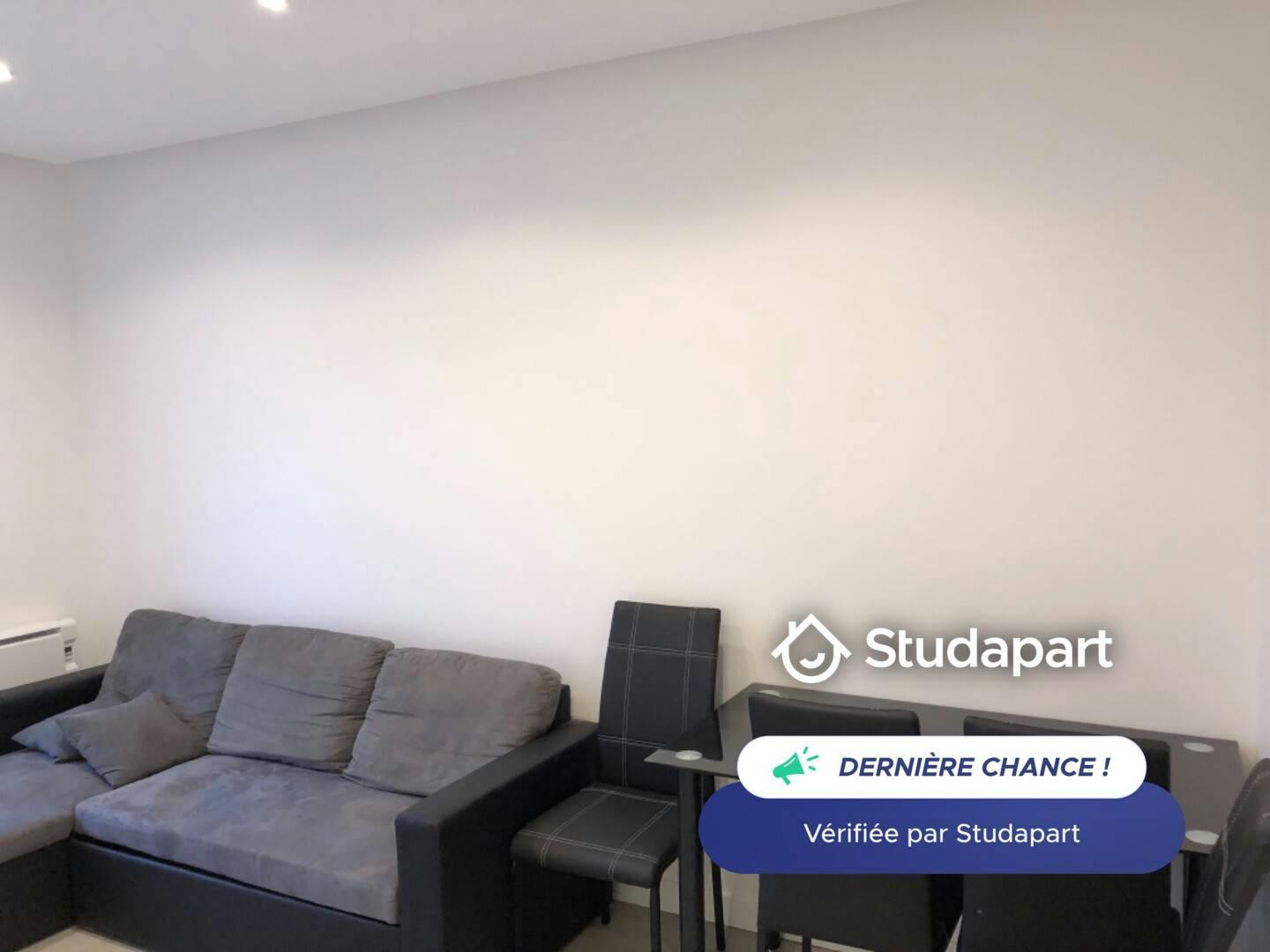 Apartment for rent for €1,050 per month in La Garenne-Colombes, Boulevard de la République