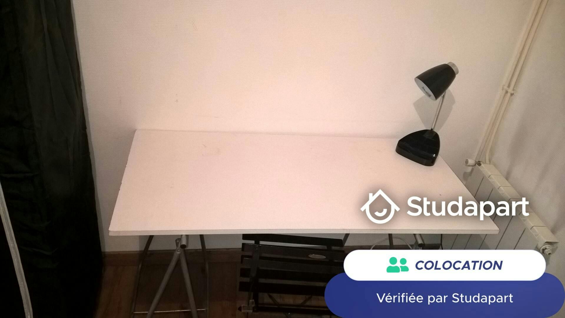 Private room for rent on Rue de Crimée, Marseille - Plus