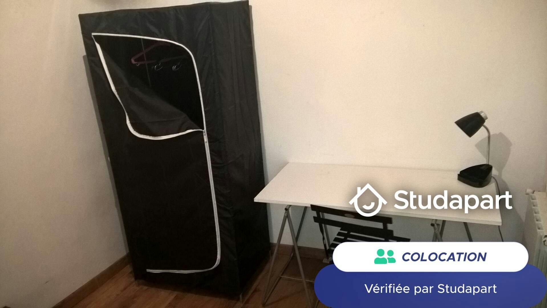 Private room for rent on Rue de Crimée, Marseille - Vue 5